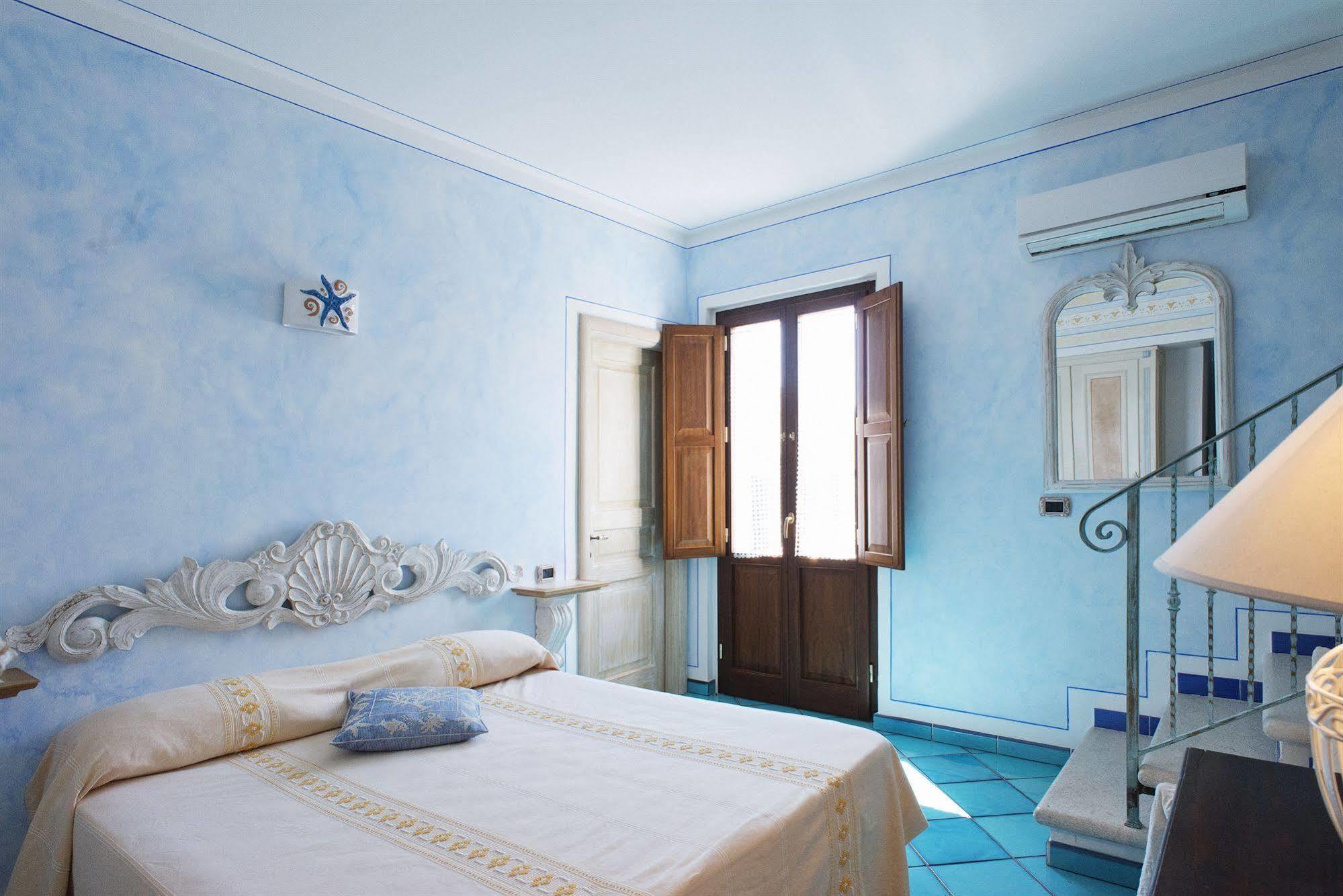 Residenza Sveva Bed and Breakfast Termoli Exteriör bild